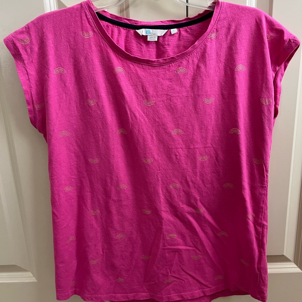Boden Fuchsia Short Sleeve Tee with Gold Accents